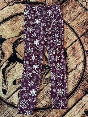 Girls' Burgundy Snowflake Holiday Leggings